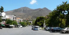 Photo of Neapoli main square with link to Eleftherios Venizelos square