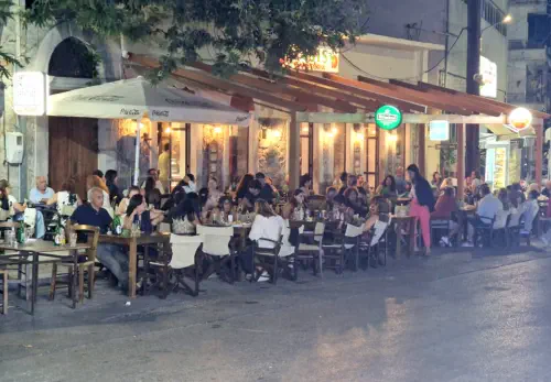 Oasis Café Neapoli 15. August 2025