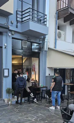 Grab and Go Gyros outside photo