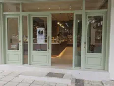 Calma cafe and Bakery με σύνδεσμο στη σελίδα τους